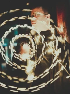Beyond the Narrative: Experimental Short Films in the US Indie Scene - Cover Image