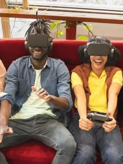 VR Revolution: How Virtual Reality Reshapes US Viewers' Access to International Cinema - Cover Image